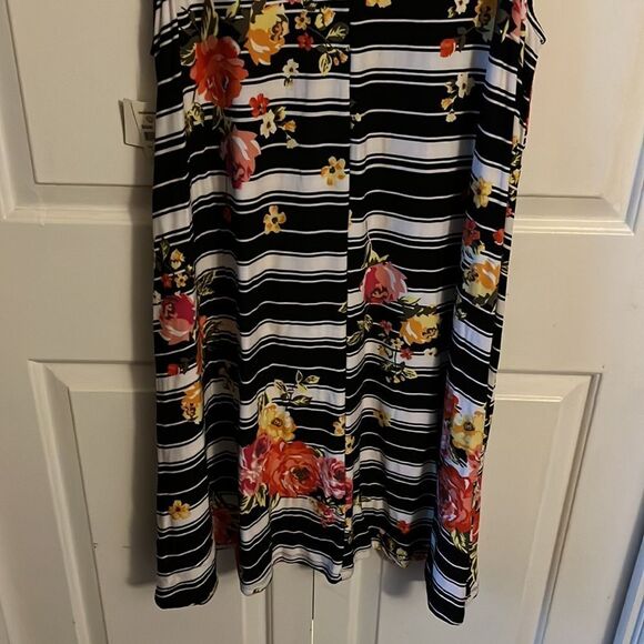 Women’s Stripe Floral Sleeveless Soft Swing Midi Dress NWT - Picture 5 of 6